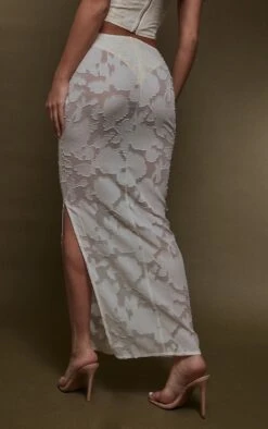 Jupe Longue Crème Fleurie Brodée Taille Basse -Logic || Zero Soldes Magasin 04c103ccb5844cfc1909e1c4281723666ee97315 cnc6722 3