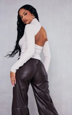 Top Côtelé Large Gris Pierre à Col Montant Et épaule Découpée -Logic || Zero Soldes Magasin 0f163f40250dfe772433f7c64c586426572bf1e7 cnc5445 2