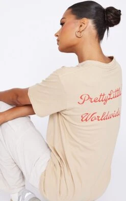 PRETTYLITTLETHING T-shirt Gris Pierre à Slogan "Worldwide Tour" Imprimé -Logic || Zero Soldes Magasin 230331e6fadfc87a40e6048db3103009ee47b930 cne6038 4
