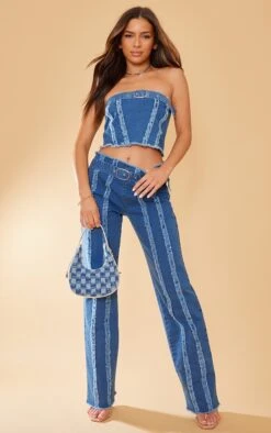 Jean Droit Bleu Moyen Délavé à Ourlet Déchiré Et Détail Ceinture