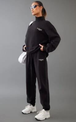 Zero PRETTYLITTLETHING Sweat De Sport Noir Brodé à Col Montant -Logic || Zero Soldes Magasin 3e49983a7695d6db0419971796351ca59ffec00c cnc2080 3