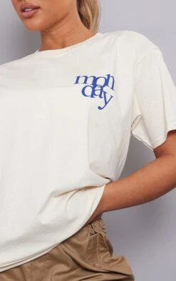 PRETTYLITTLETHING T-shirt Crème à Imprimé Monday -Logic || Zero Soldes Magasin 4a2a05888c32656e5afddf104657fd5c9349da0f cnd7961 4