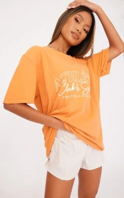 PRETTYLITTLETHING T-shirt Orange Délavé Imprimé Athlete