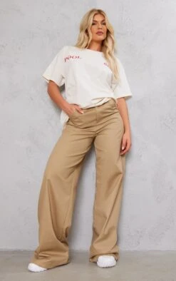 PRETTYLITTLETHING T-shirt Crème Imprimé Poolside -Logic || Zero Soldes Magasin 5cd7380290e4810bdb3216e1cf247cc6120d242c cnd7957 3