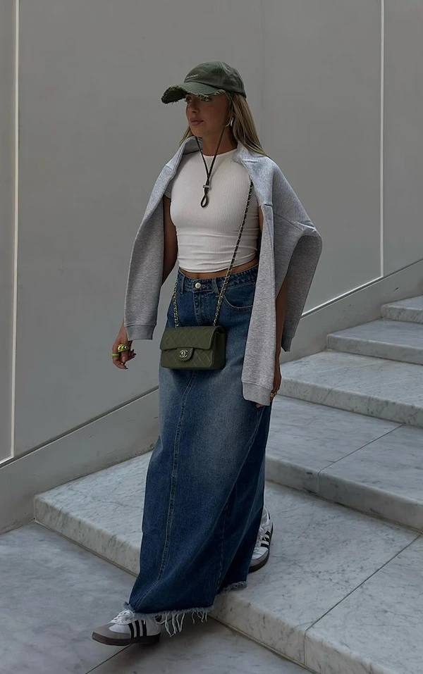 T-shirt Long Côtelé Blanc à Détail Contours 3 T-shirt Long Côtelé Blanc à Détail Contours