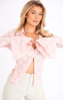 Chemise Ajustée En Dentelle Rose Tendre à Manches évasées -Logic || Zero Soldes Magasin 7fcaf01bf9956723d6c461807c2575cb8e1a2da5 cne3385 4