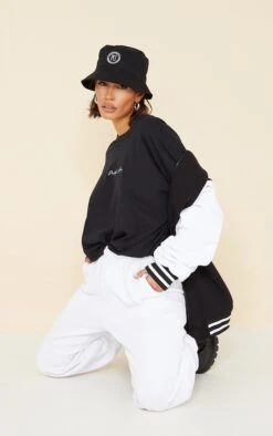 PRETTYLITTLETHING T-shirt Oversize En Coton Biologique Noir à Manches Longues -Logic || Zero Soldes Magasin 89dc04042b93f7406b2516c75e843de6d2f9fcf7 cms8166 3