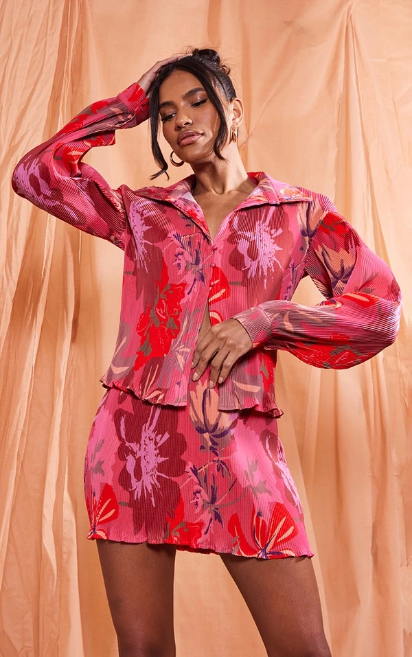 Chemise Ajustée Plissée Rose Imprimée à Boutons 5 Chemise Ajustée Plissée Rose Imprimée à Boutons – Image 3