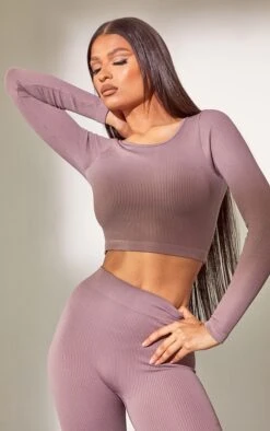 Crop Top Mauve Structuré Côtelé à Col Rond Et Manches Longues Détail Contours