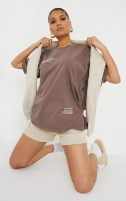 T-shirt Chocolat Délavé à Manches Courtes Et Slogan Stay Optimistic Imprimé En Petit -Logic || Zero Soldes Magasin b6c5cc9ee72ccc8f106bb4be2f128918b4d66051 cmr5444 3