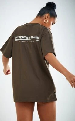 PRETTYLITTLETHING T-shirt Chocolat Imprimé Fitness Club