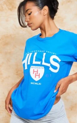PRETTYLITTLETHING T-shirt Bleu Cobalt à Imprimé Hidden Hills -Logic || Zero Soldes Magasin eb10997b8add83f3bd829f86907fbbd9258ce8cd cne9077 4