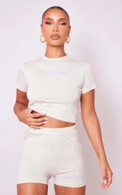 PRETTYLITTLETHING T-shirt Court Gris Pâle Imprimé