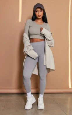 Crop Top Manches Longues Structuré Côtelé Gris Clair Détail Contours