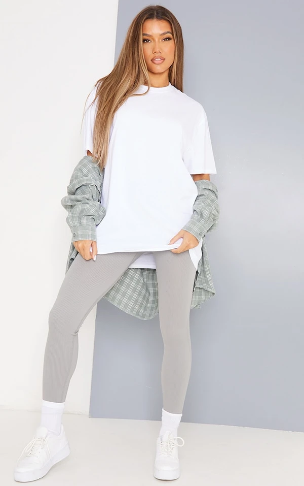 Lot De 2 T-shirts Oversize En Coton Biologique Noir & Blanc 5 Lot De 2 T-shirts Oversize En Coton Biologique Noir & Blanc – Image 3